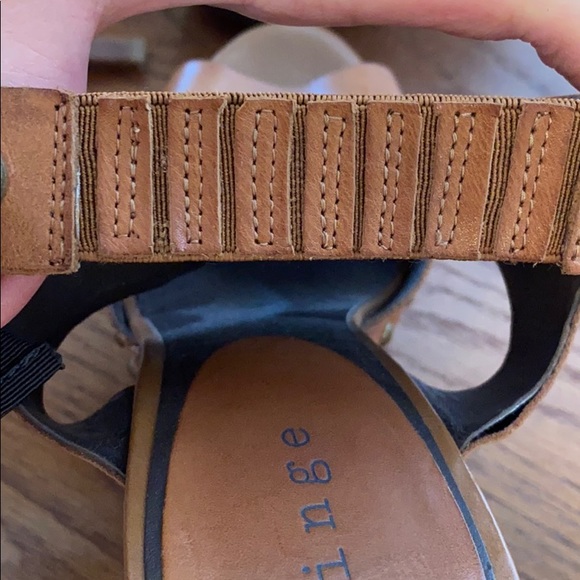 Hinge- Leather upper with wooden block heel - Picture 8 of 15